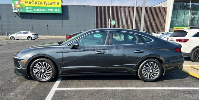 Hyundai Sonata-2