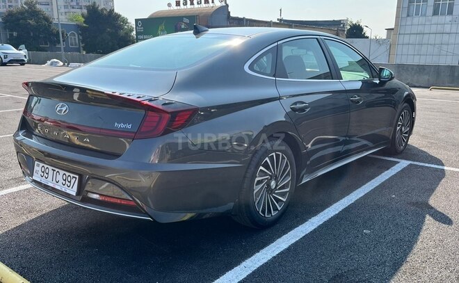 Hyundai Sonata-5