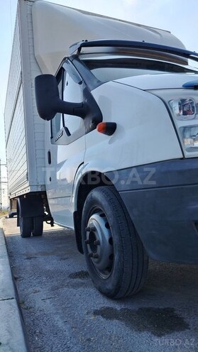 Ford Transit-3
