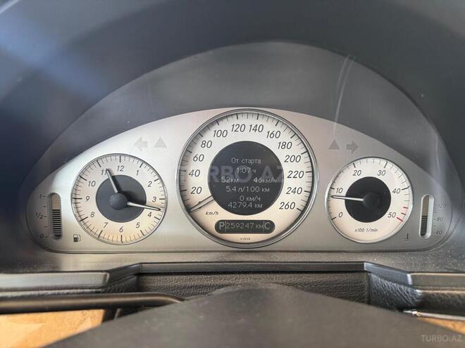 Mercedes E 220-10