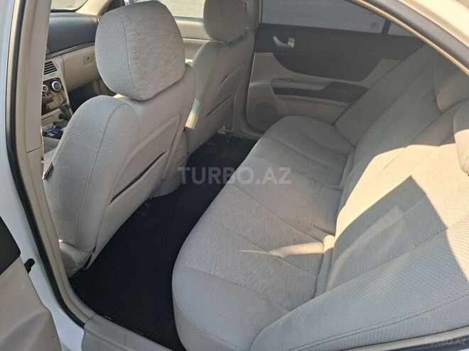 Hyundai Sonata-11
