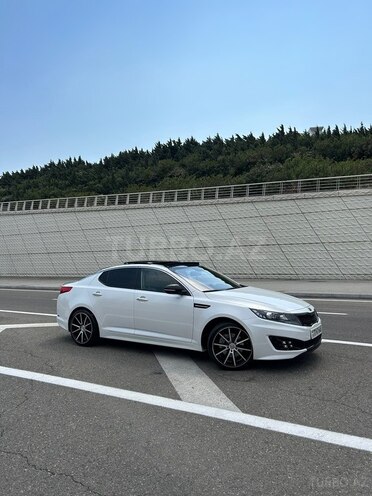 Kia K5-4