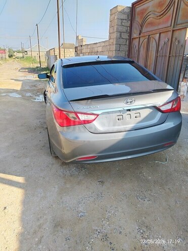 Hyundai Sonata-2