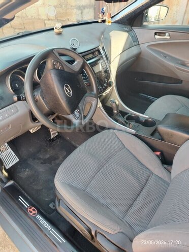 Hyundai Sonata-5