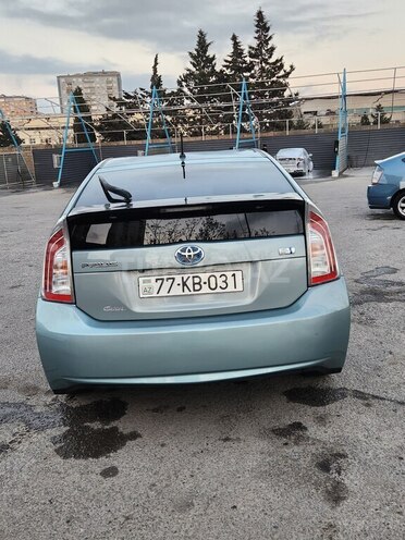Toyota Prius-3
