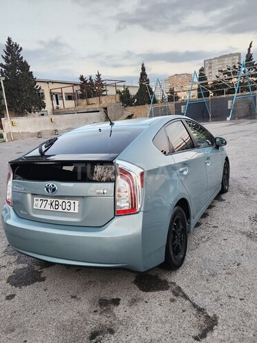 Toyota Prius-4