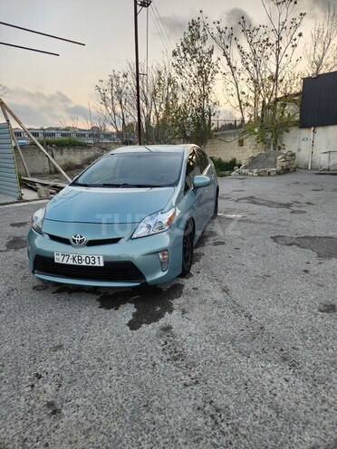 Toyota Prius-2