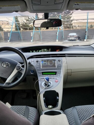 Toyota Prius-8