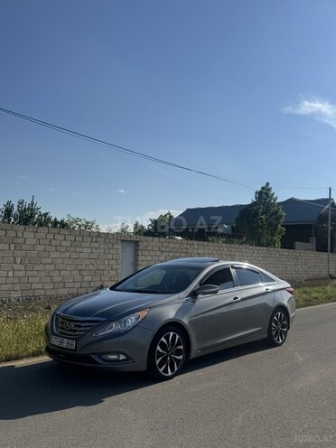 Hyundai Sonata-5
