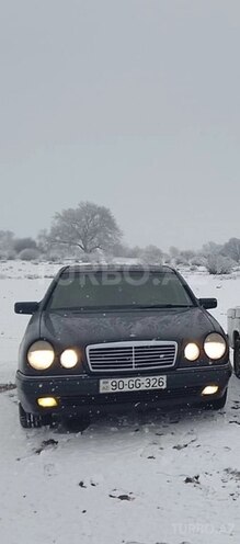 Mercedes E 230-5