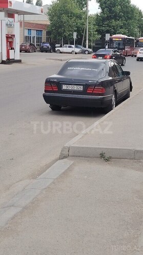 Mercedes E 230-10