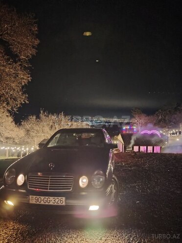 Mercedes E 230-4