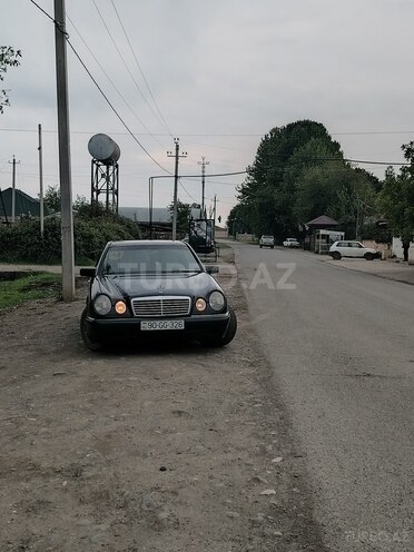 Mercedes E 230-9
