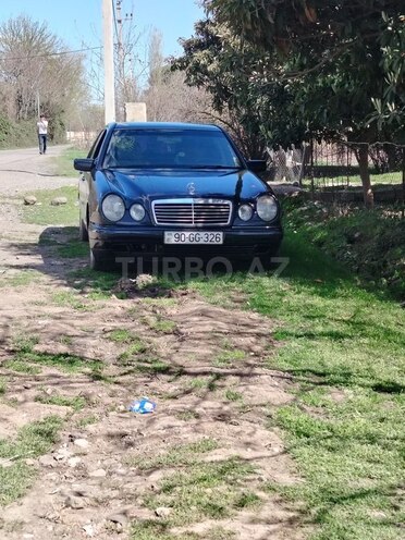 Mercedes E 230-8