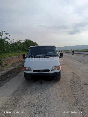 Ford Transit-1