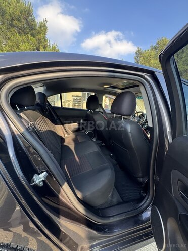 Chevrolet Cruze-10