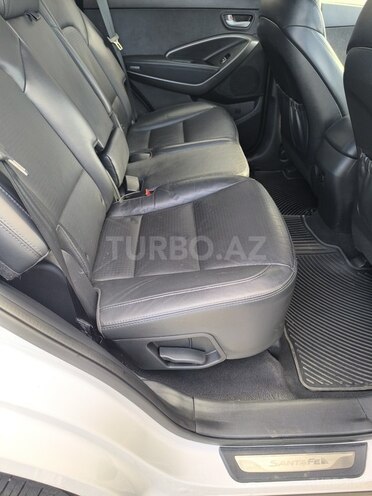 Hyundai Santa Fe-15