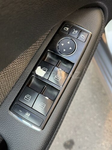 Mercedes E 300-14