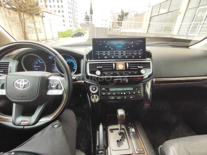 Toyota Land Cruiser-2