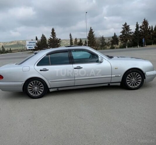 Mercedes E 280-6