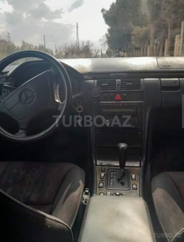 Mercedes E 280-3