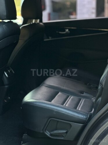 Kia Sorento-16