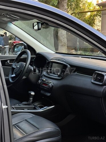 Kia Sorento-9