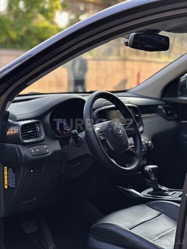 Kia Sorento-8