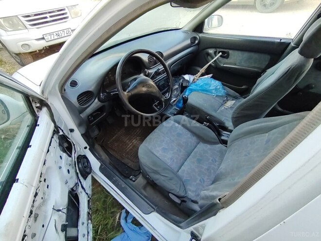 Hyundai Accent-5