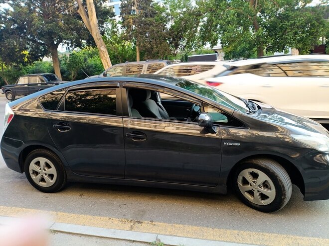 Toyota Prius-7