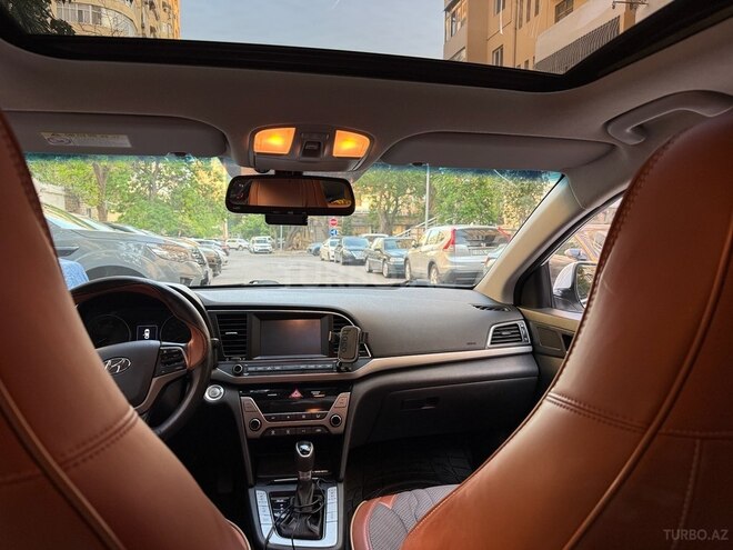 Hyundai Avante-9