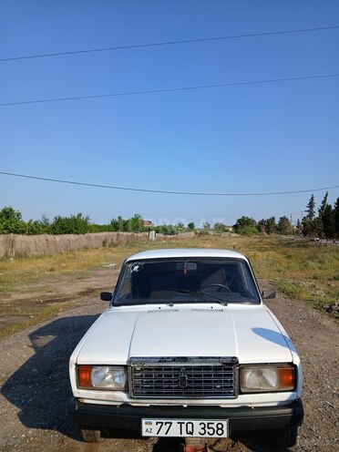 LADA (VAZ) 2107-1