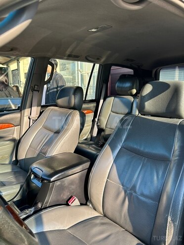 Toyota Land Cruiser Prado-10