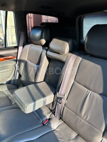 Toyota Land Cruiser Prado-12