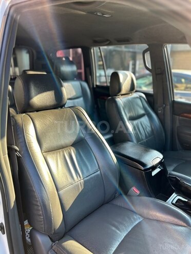 Toyota Land Cruiser Prado-11