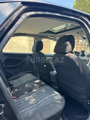 Ford Focus-6