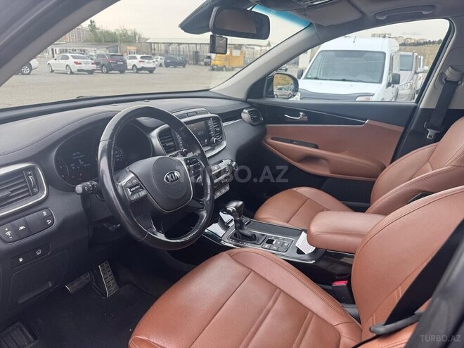 Kia Sorento-9
