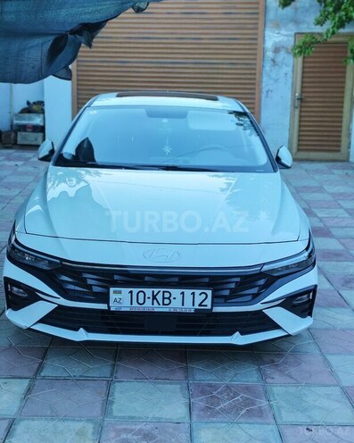 Hyundai Elantra-1