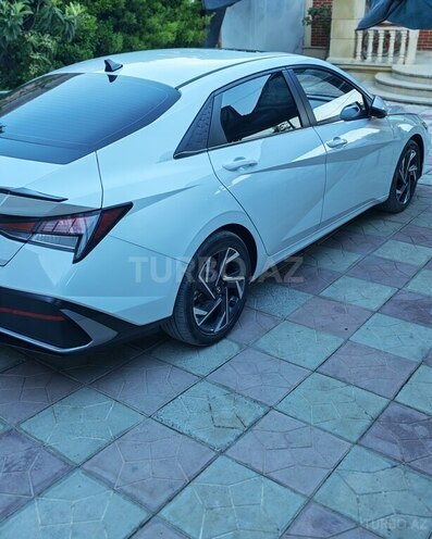 Hyundai Elantra-5