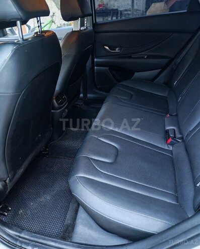 Hyundai Elantra-7