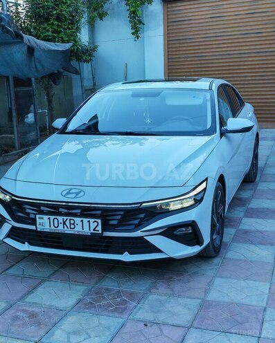 Hyundai Elantra-2