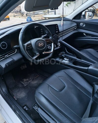 Hyundai Elantra-8