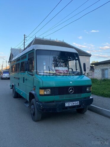 Mercedes 609 D-2