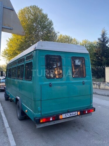Mercedes 609 D-6