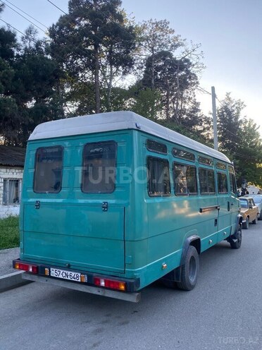 Mercedes 609 D-7
