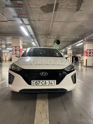 Hyundai IONIQ-1