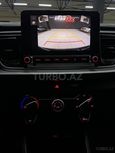 Kia Rio-10