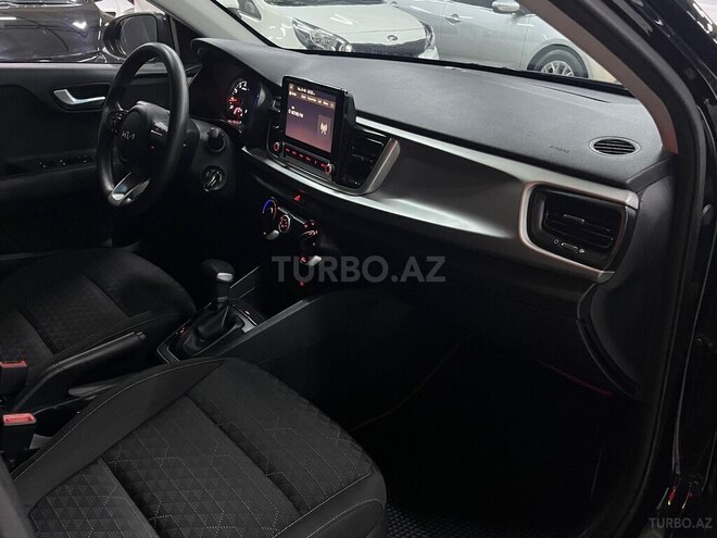 Kia Rio-12