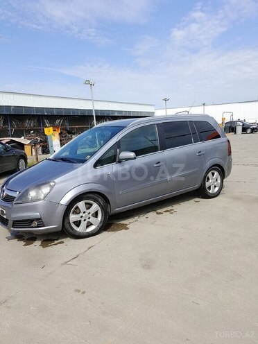 Opel Zafira-2