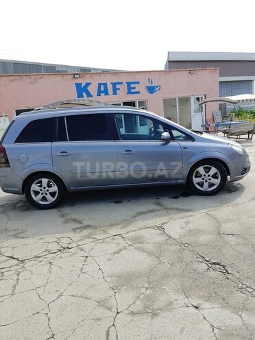 Opel Zafira-4
